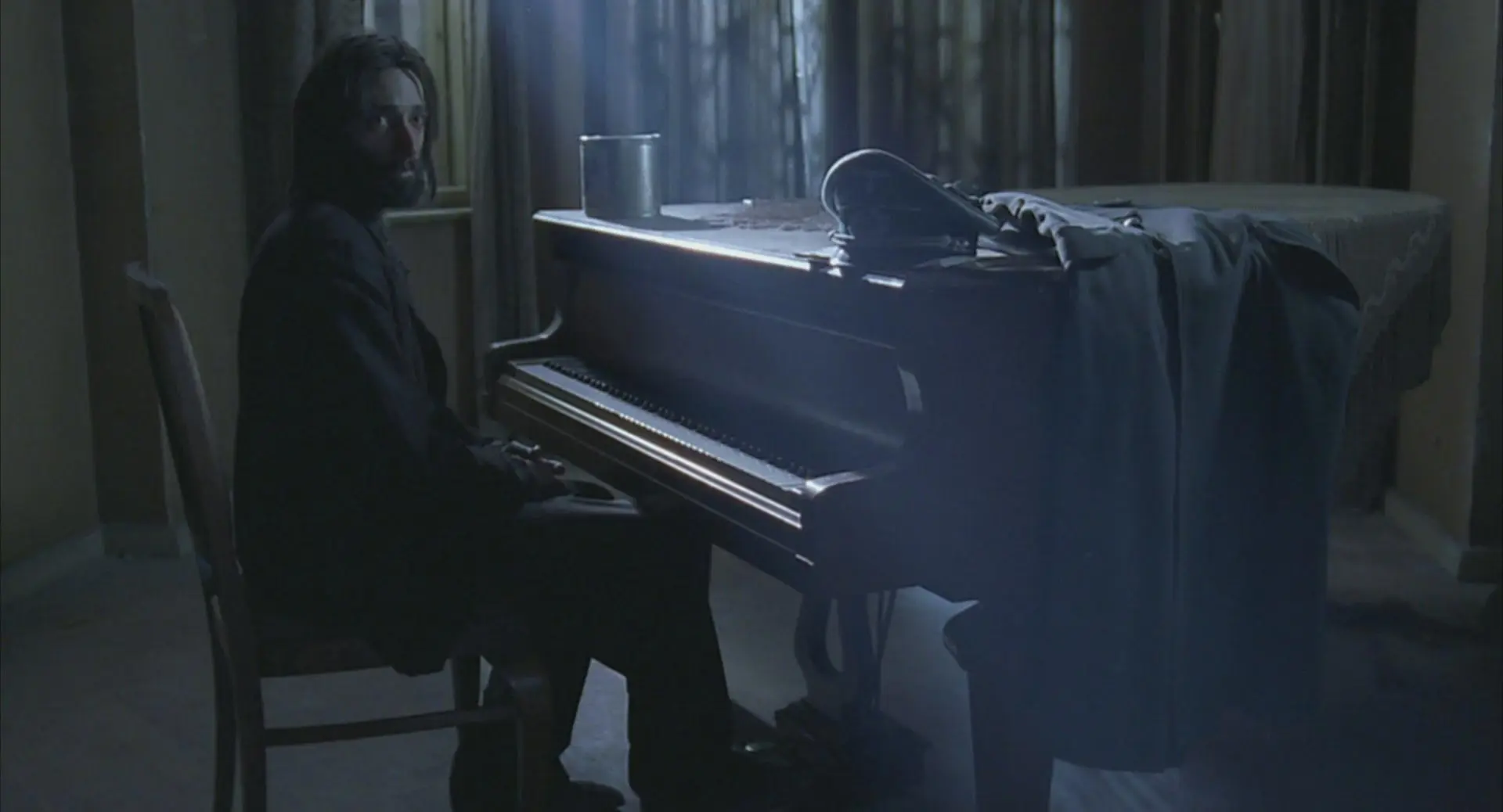 the pianist weak thin young man adrian brody