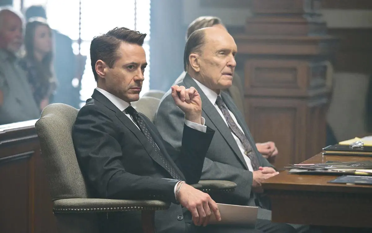 thejudge-warnerbros-downey-black-suit