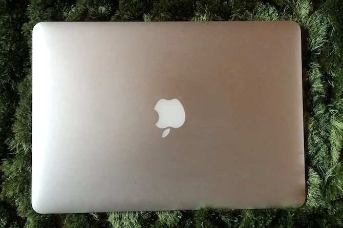 Changing the color of the laptop body